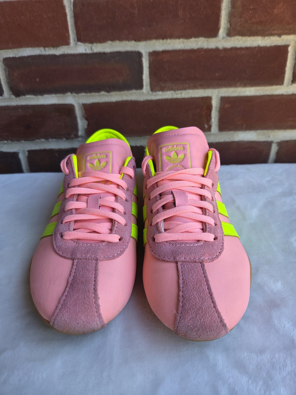 Adidas Tokyo Women’s Shoes Glow Pink Solar Yellow Gum US 8 UK 6.5 - Picture 8 of 14